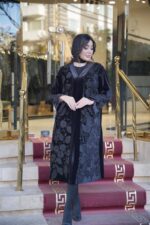 مانتومجلسی مشکی بلند مزونی طرح آی نور