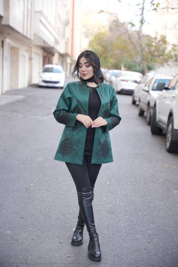 بارانی کوتاه مزونی سبز طرح نیلای - تصویر 3