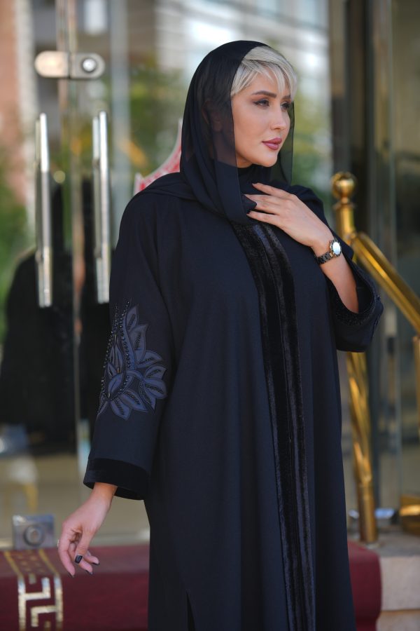 مانتو عبایی مشکی لاکچری طرح VERA - تصویر 2