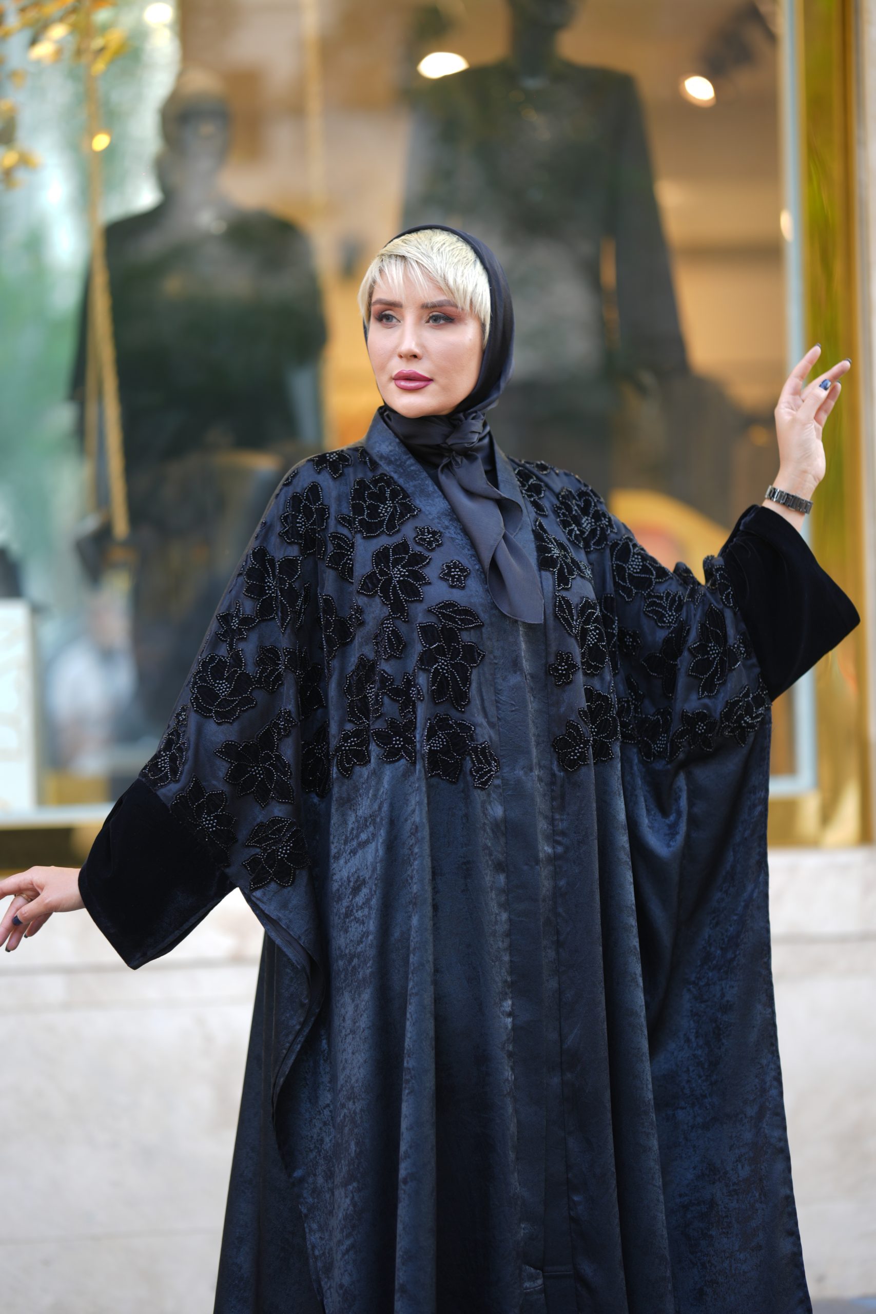 DSC07039 مانتو عبایی مشکی طرح Mia - تصویر 1